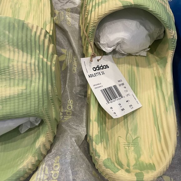 Adilette 22 Slides - Size 10 - Magic Lime and Desert Sand - Picture 5 of 8